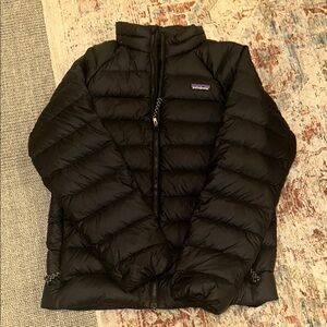 Patagonia Black Kids' Down Sweater™ Jacket/ 14 XL